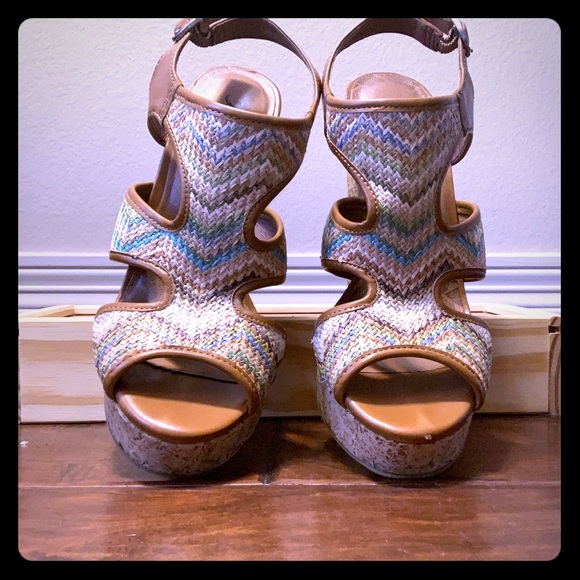 Lucky Brand Wedges - Picture 2 of 6